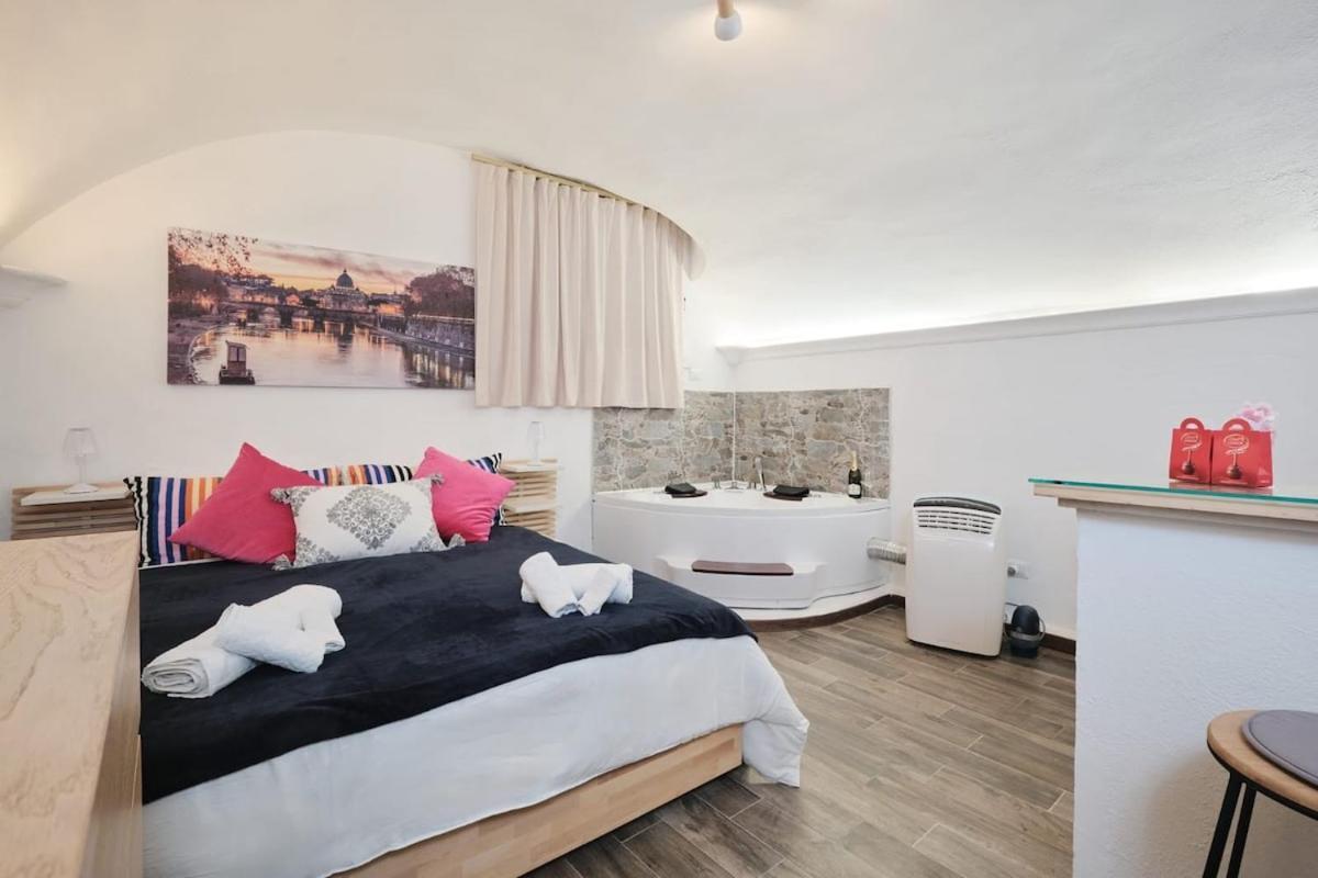 Casa Chicca Monti - Idromassaggio 900 M Colosseo Apartment Rome